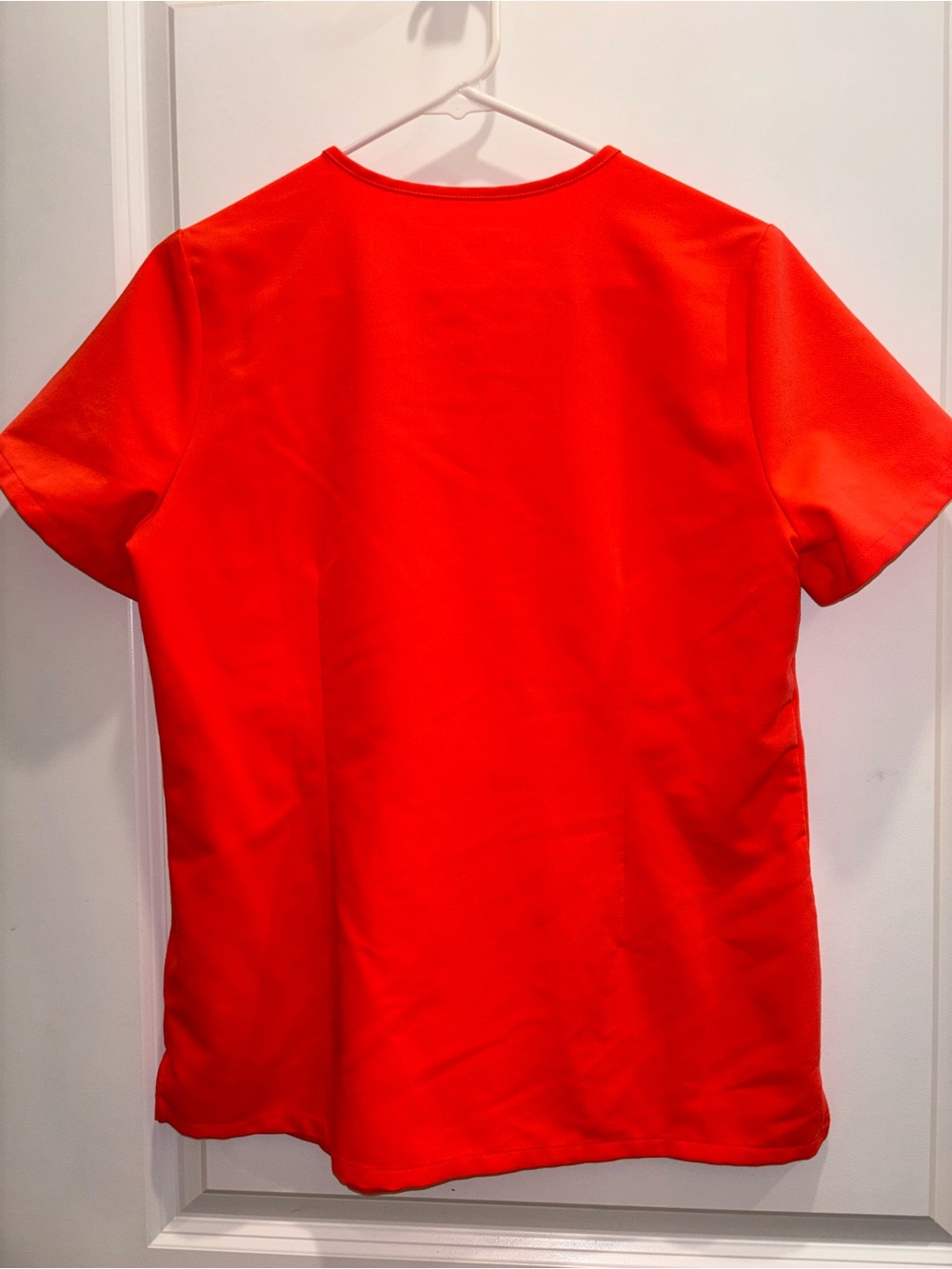 Figs Neon V-Neck Scrub Top Size Small - Picture 5 of 5